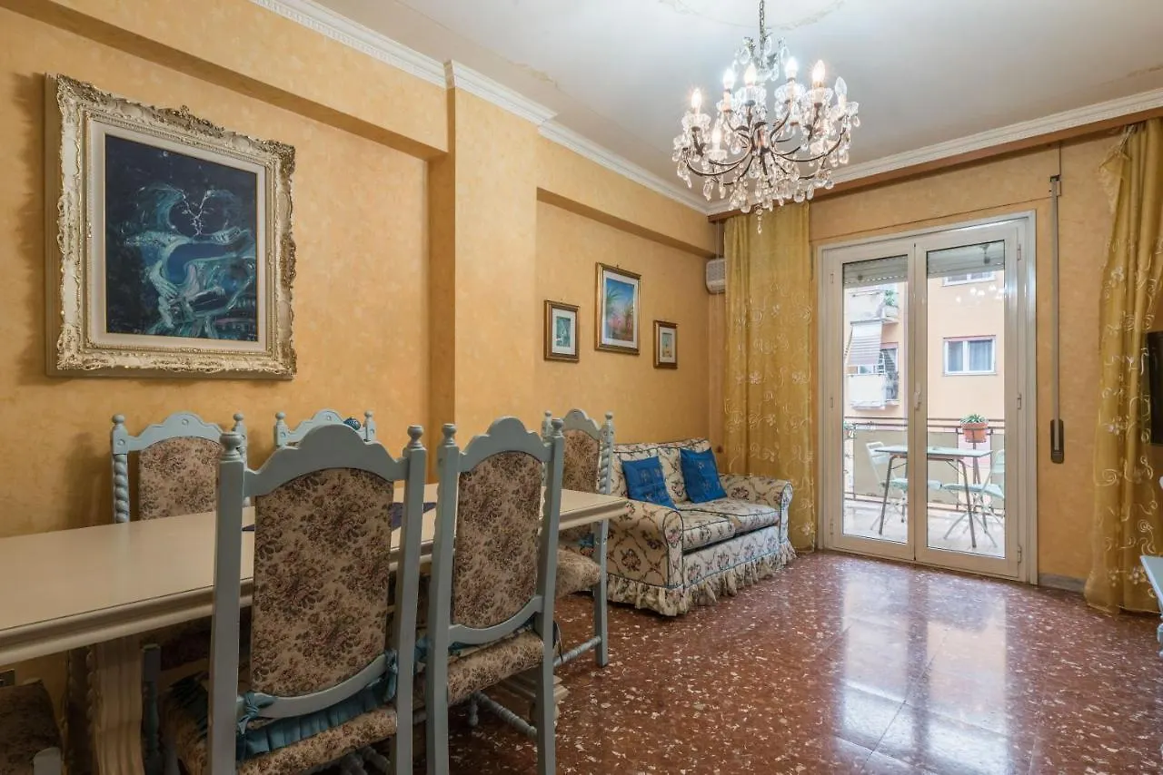 Altido Classic Style Flat With Balcony Rome