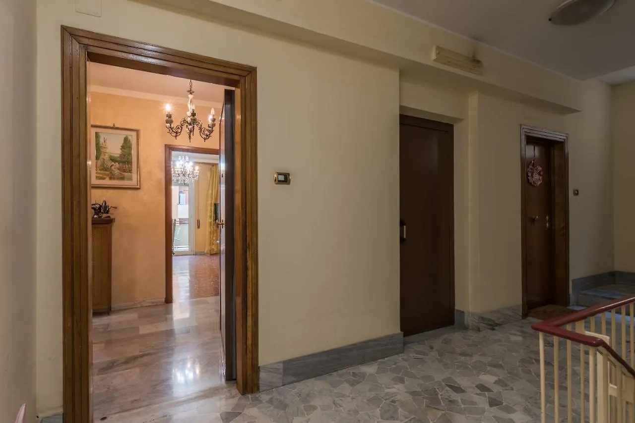 Altido Classic Style Flat With Balcony Rome 0*,