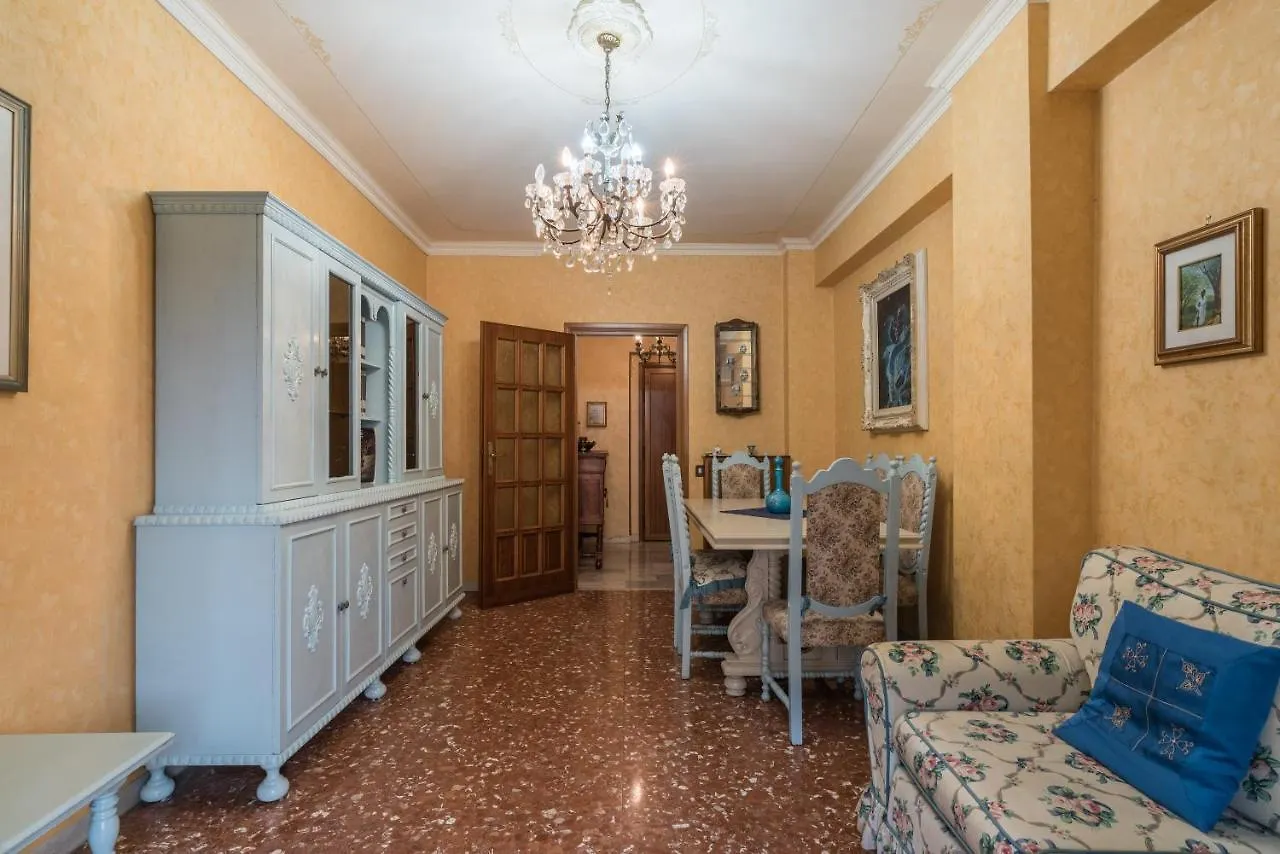 Altido Classic Style Flat With Balcony Rome