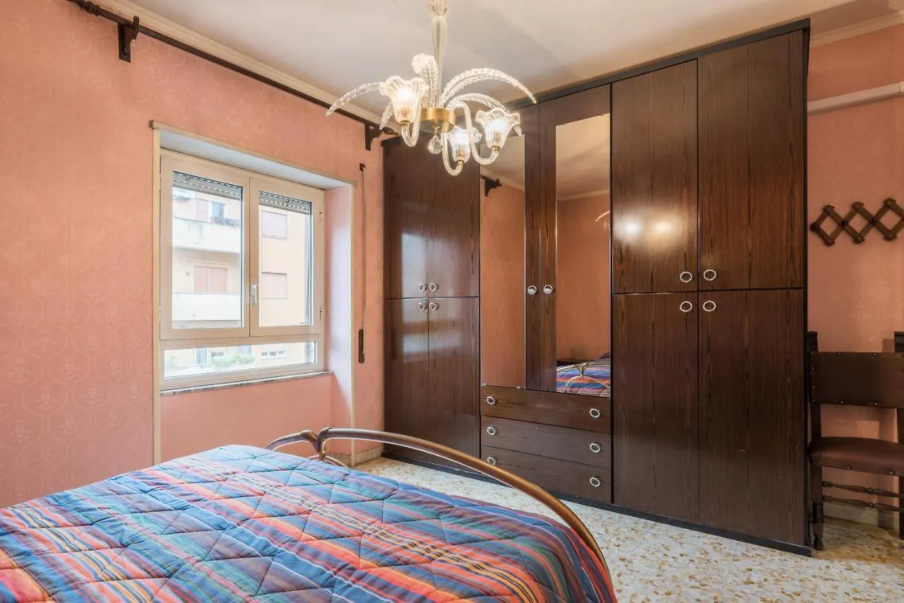 Apartment Altido Classic Style Flat With Balcony Rome