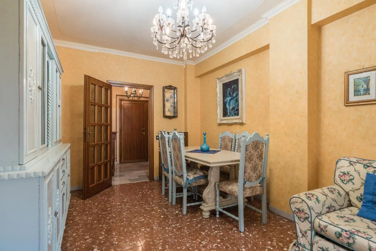 Altido Classic Style Flat With Balcony Rome Apartment