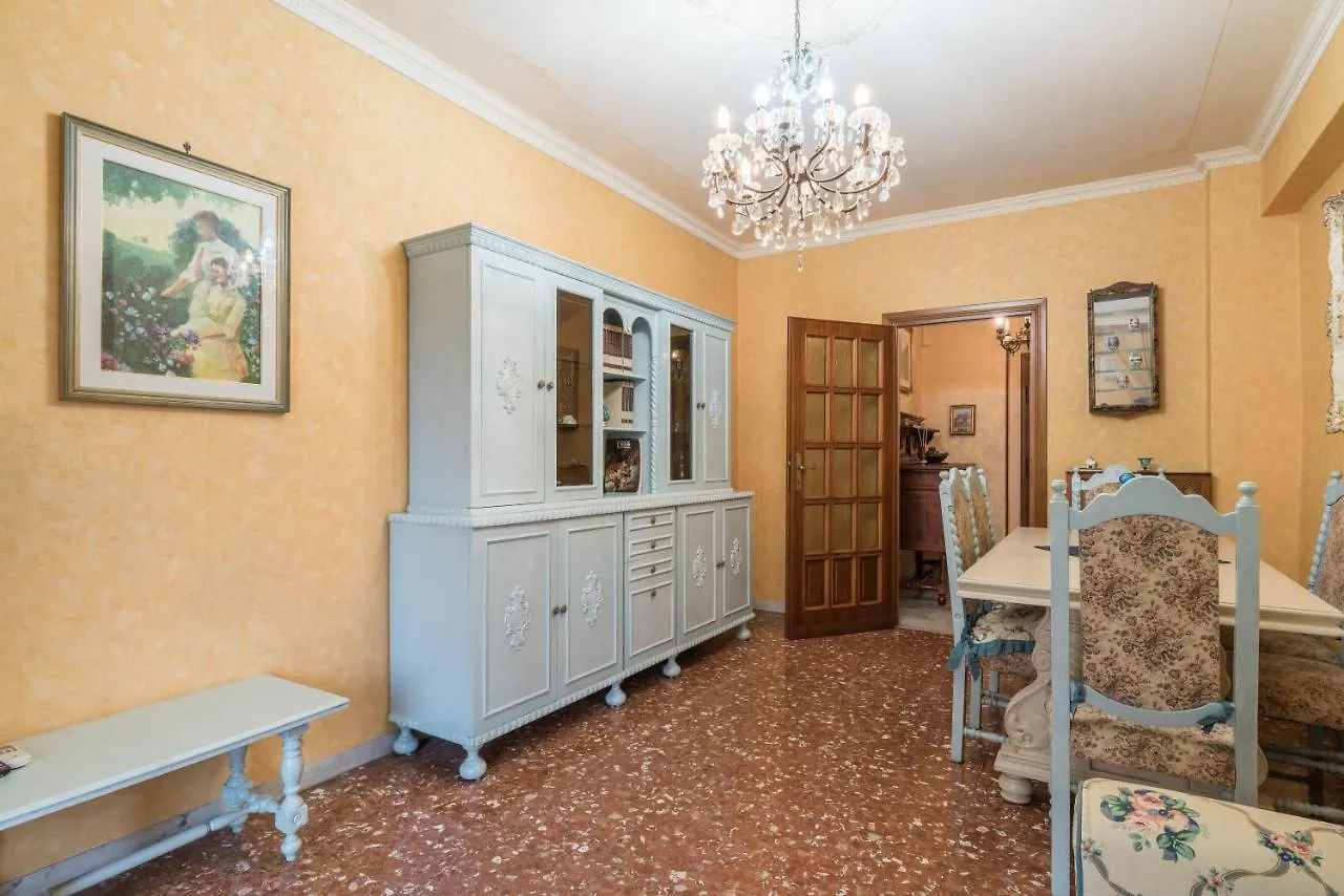 Altido Classic Style Flat With Balcony Roma 0*,  Italia